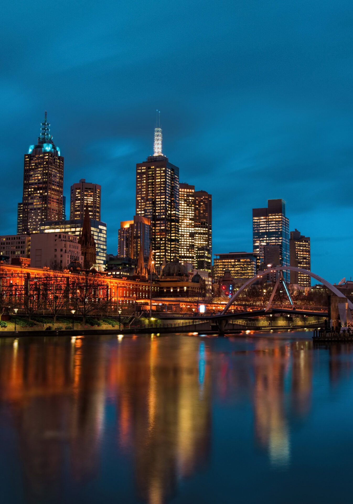 Melbourne city at night